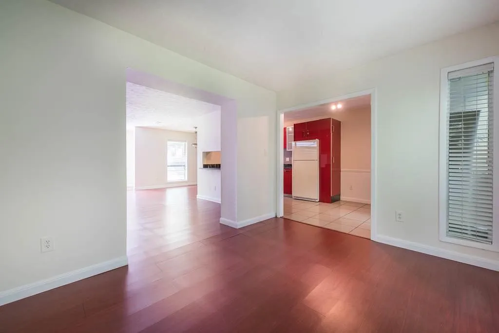 8740 Roswell Road Unit 4b, Atlanta, Georgia 30350, 2 Bedrooms Bedrooms, ,2 BathroomsBathrooms,Residential,Sold,8740 Roswell Road Unit 4b,5871787