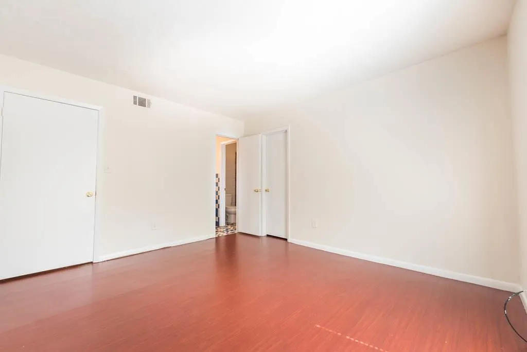 8740 Roswell Road Unit 4b, Atlanta, Georgia 30350, 2 Bedrooms Bedrooms, ,2 BathroomsBathrooms,Residential,Sold,8740 Roswell Road Unit 4b,5871787