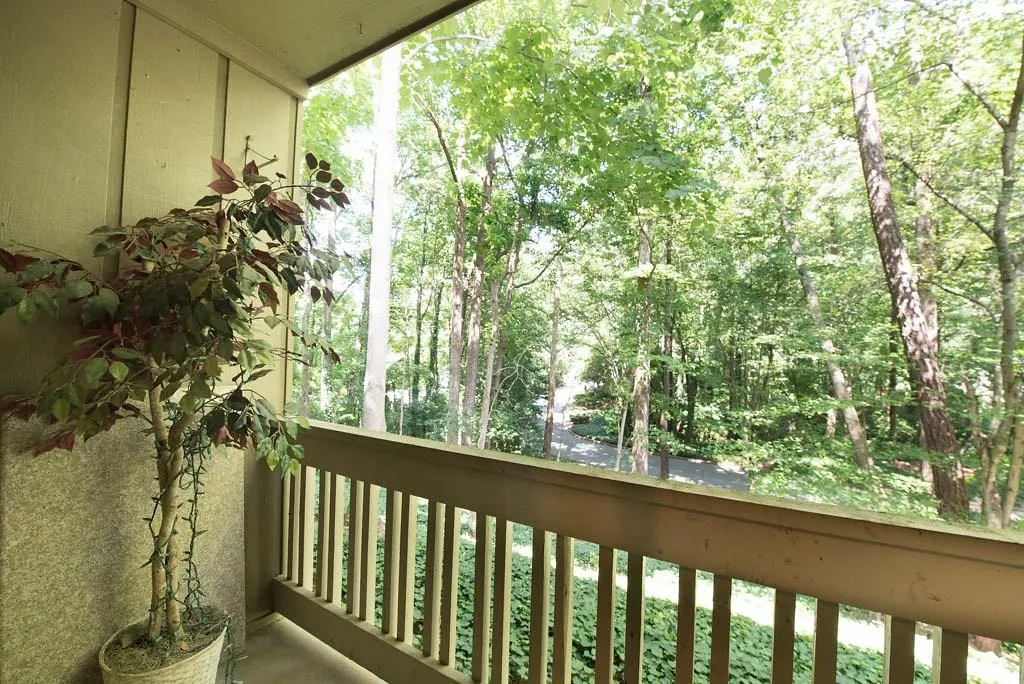 8740 Roswell Road Unit 4b, Atlanta, Georgia 30350, 2 Bedrooms Bedrooms, ,2 BathroomsBathrooms,Residential,Sold,8740 Roswell Road Unit 4b,5871787