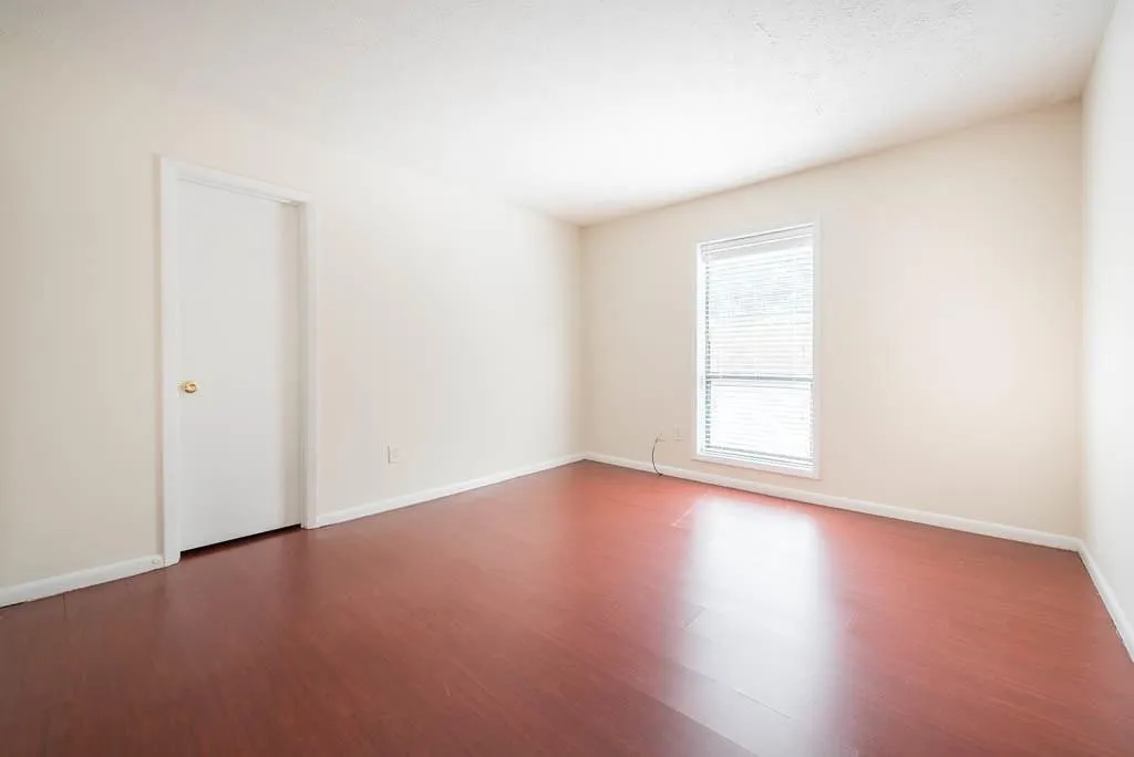 8740 Roswell Road Unit 4b, Atlanta, Georgia 30350, 2 Bedrooms Bedrooms, ,2 BathroomsBathrooms,Residential,Sold,8740 Roswell Road Unit 4b,5871787