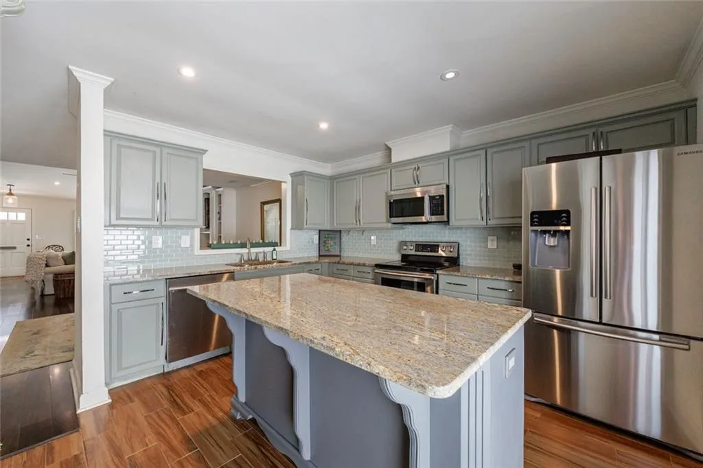 1836 S Garden Court Ne, Brookhaven, Georgia 30319, 2 Bedrooms Bedrooms, ,2 BathroomsBathrooms,Residential,For Sale,1836 S Garden Court Ne,7666245