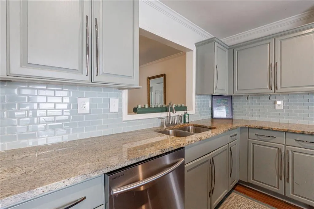 1836 S Garden Court Ne, Brookhaven, Georgia 30319, 2 Bedrooms Bedrooms, ,2 BathroomsBathrooms,Residential,For Sale,1836 S Garden Court Ne,7666245