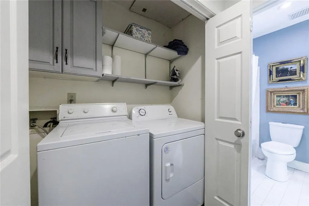 1836 S Garden Court Ne, Brookhaven, Georgia 30319, 2 Bedrooms Bedrooms, ,2 BathroomsBathrooms,Residential,For Sale,1836 S Garden Court Ne,7666245