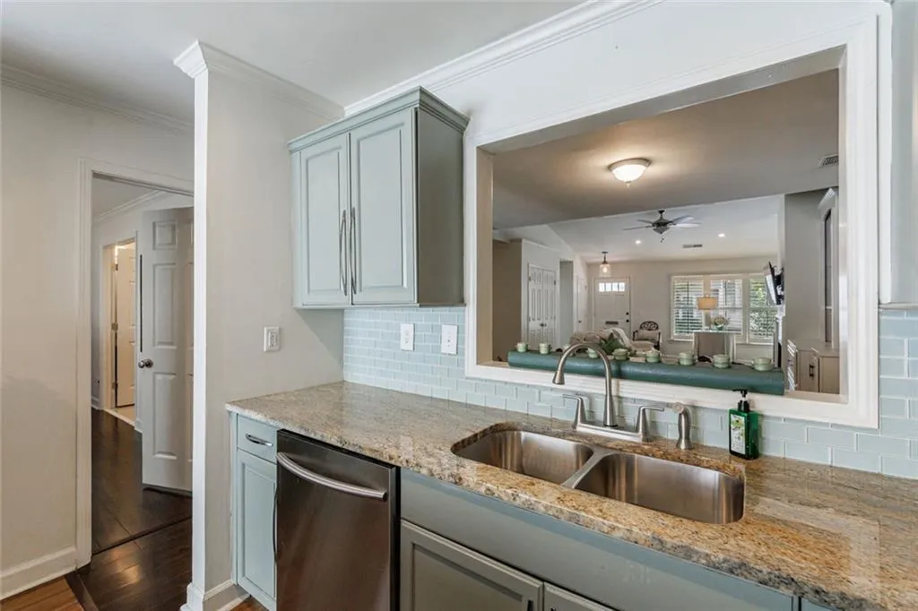 1836 S Garden Court Ne, Brookhaven, Georgia 30319, 2 Bedrooms Bedrooms, ,2 BathroomsBathrooms,Residential,For Sale,1836 S Garden Court Ne,7666245