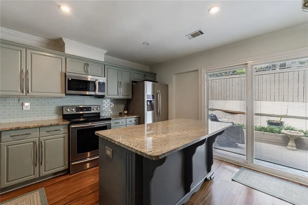 1836 S Garden Court Ne, Brookhaven, Georgia 30319, 2 Bedrooms Bedrooms, ,2 BathroomsBathrooms,Residential,For Sale,1836 S Garden Court Ne,7666245