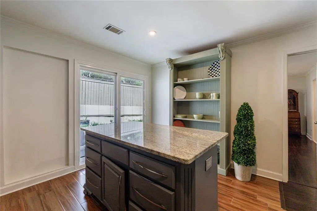 1836 S Garden Court Ne, Brookhaven, Georgia 30319, 2 Bedrooms Bedrooms, ,2 BathroomsBathrooms,Residential,For Sale,1836 S Garden Court Ne,7666245