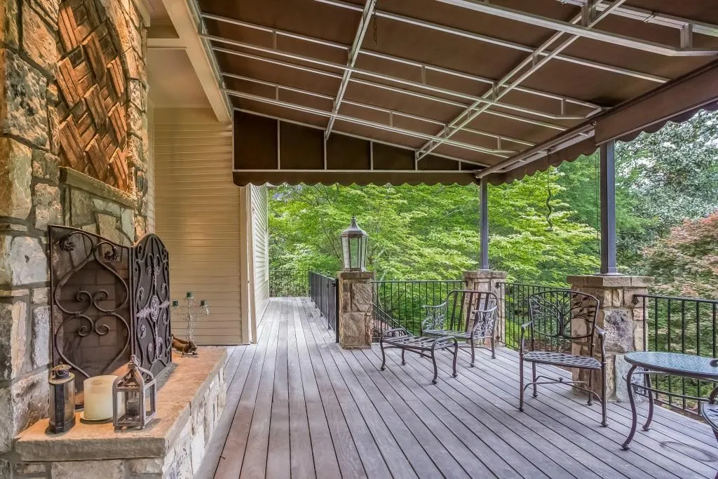 230 Grapevine Run, Sandy Springs, Georgia 30350, 5 Bedrooms Bedrooms, ,5 BathroomsBathrooms,Residential,Sold,230 Grapevine Run,5874338