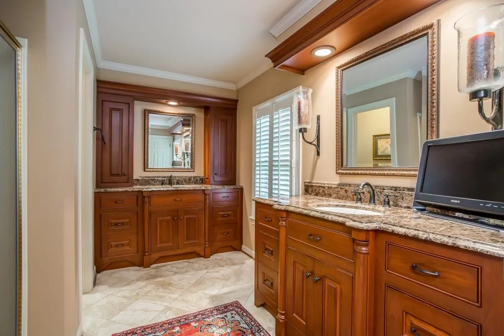 230 Grapevine Run, Sandy Springs, Georgia 30350, 5 Bedrooms Bedrooms, ,5 BathroomsBathrooms,Residential,Sold,230 Grapevine Run,5874338