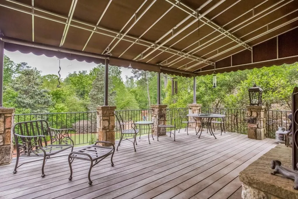 230 Grapevine Run, Sandy Springs, Georgia 30350, 5 Bedrooms Bedrooms, ,5 BathroomsBathrooms,Residential,Sold,230 Grapevine Run,5874338