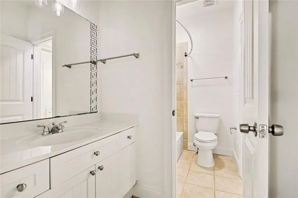 Full Bathroom
