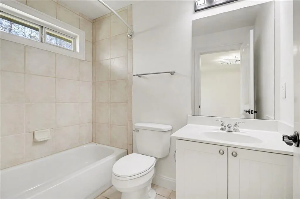 Full Bathroom