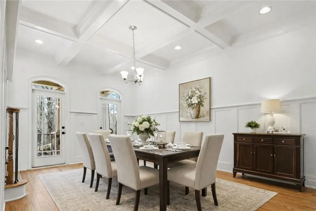 Dining Room Virtually Staged