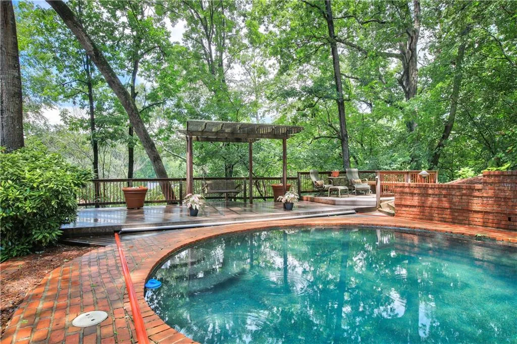 6155 River Chase Circle, Sandy Springs, Georgia 30328, 5 Bedrooms Bedrooms, ,5 BathroomsBathrooms,Residential,Sold,6155 River Chase Circle,5963586