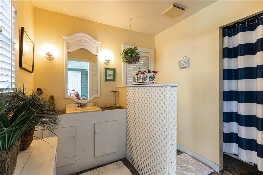 Pool house half bath