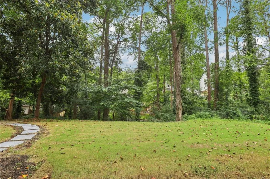 335 Amberidge Trail, Atlanta, Georgia 30328, 4 Bedrooms Bedrooms, ,3 BathroomsBathrooms,Residential,For Sale,335 Amberidge Trail,7625813