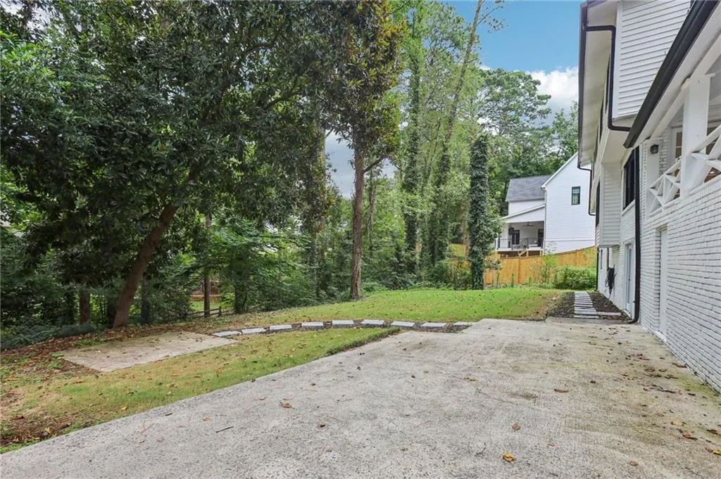 335 Amberidge Trail, Atlanta, Georgia 30328, 4 Bedrooms Bedrooms, ,3 BathroomsBathrooms,Residential,For Sale,335 Amberidge Trail,7625813