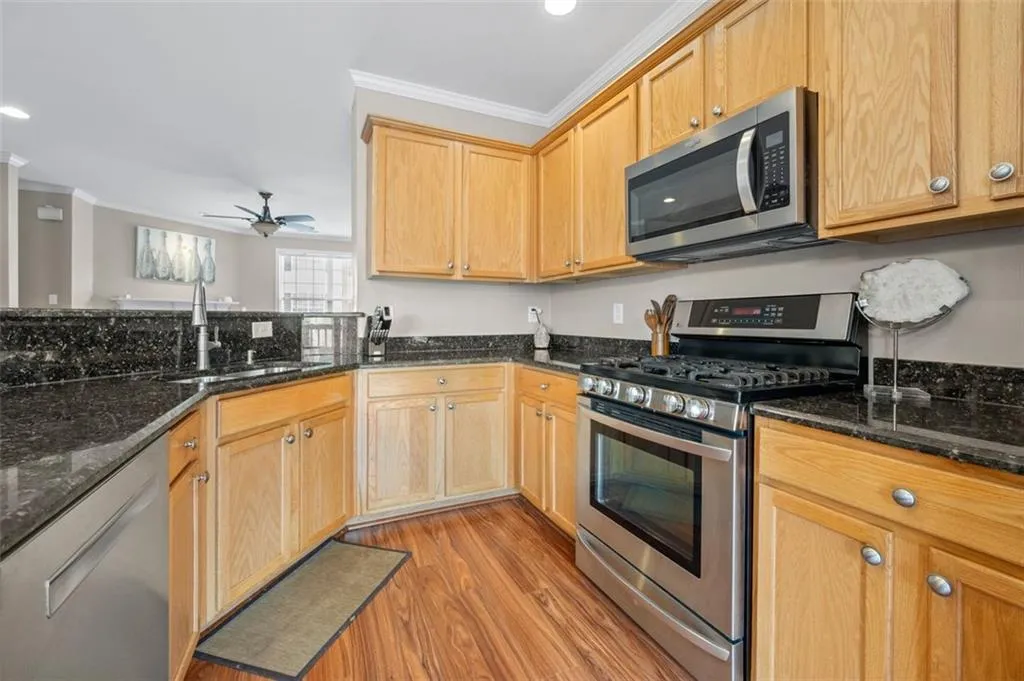 3542 Chattahoochee Summit Lane Se, Atlanta, Georgia 30339, 3 Bedrooms Bedrooms, ,3 BathroomsBathrooms,Residential,For Sale,3542 Chattahoochee Summit Lane Se,7642819