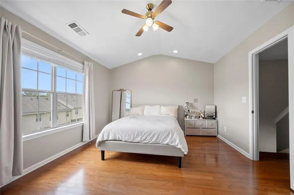 3542 Chattahoochee Summit Lane Se, Atlanta, Georgia 30339, 3 Bedrooms Bedrooms, ,3 BathroomsBathrooms,Residential,For Sale,3542 Chattahoochee Summit Lane Se,7642819