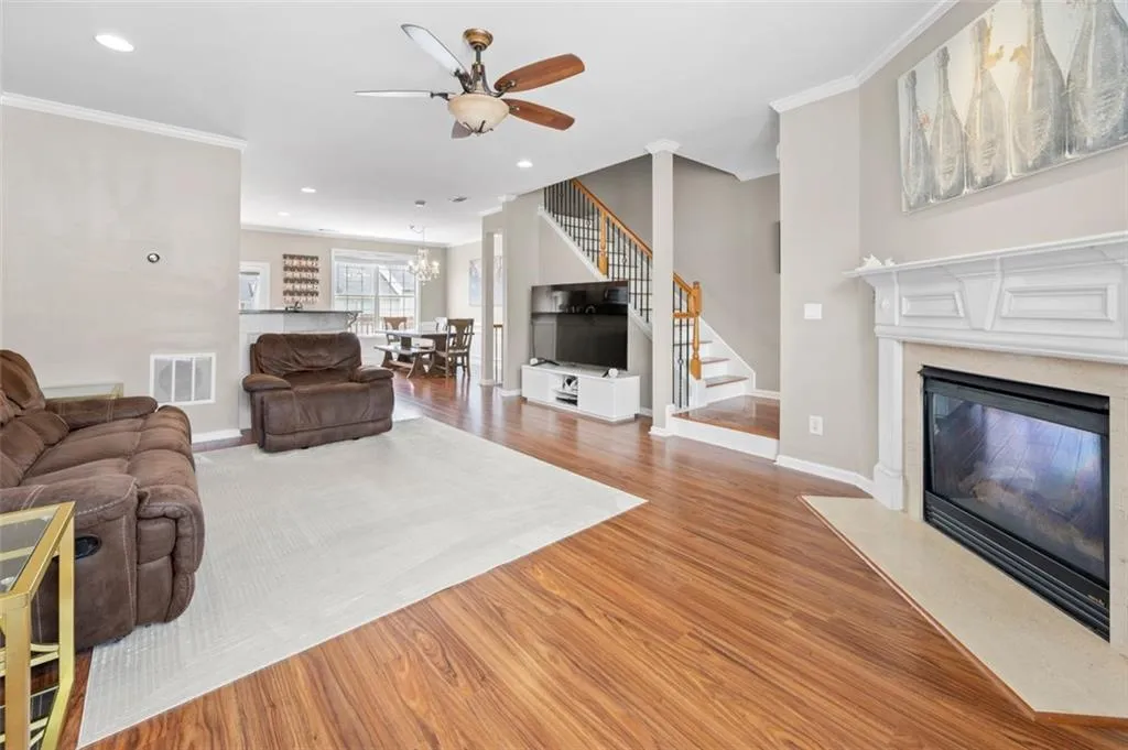 3542 Chattahoochee Summit Lane Se, Atlanta, Georgia 30339, 3 Bedrooms Bedrooms, ,3 BathroomsBathrooms,Residential,For Sale,3542 Chattahoochee Summit Lane Se,7642819