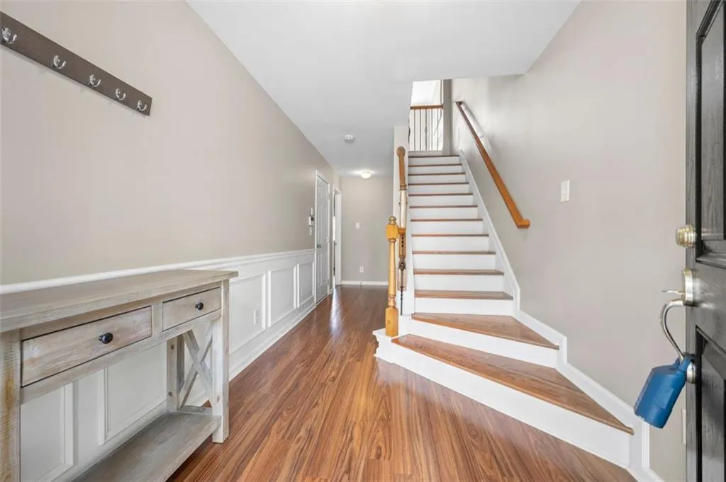 3542 Chattahoochee Summit Lane Se, Atlanta, Georgia 30339, 3 Bedrooms Bedrooms, ,3 BathroomsBathrooms,Residential,For Sale,3542 Chattahoochee Summit Lane Se,7642819