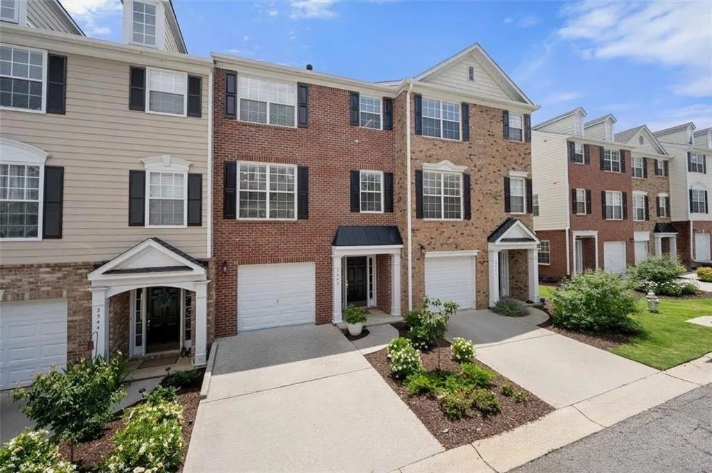 3542 Chattahoochee Summit Lane Se, Atlanta, Georgia 30339, 3 Bedrooms Bedrooms, ,3 BathroomsBathrooms,Residential,For Sale,3542 Chattahoochee Summit Lane Se,7642819