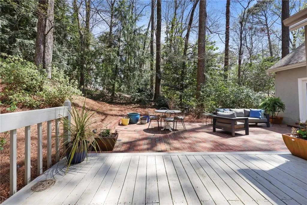 80 Seville Chase, Atlanta, Georgia 30328, 4 Bedrooms Bedrooms, ,3 BathroomsBathrooms,Residential,Sold,80 Seville Chase,7711889