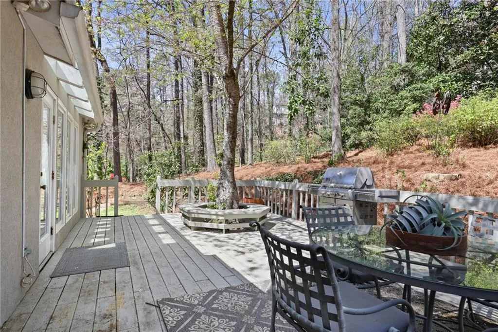 80 Seville Chase, Atlanta, Georgia 30328, 4 Bedrooms Bedrooms, ,3 BathroomsBathrooms,Residential,Sold,80 Seville Chase,7711889