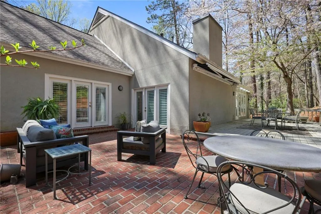 80 Seville Chase, Atlanta, Georgia 30328, 4 Bedrooms Bedrooms, ,3 BathroomsBathrooms,Residential,Sold,80 Seville Chase,7711889