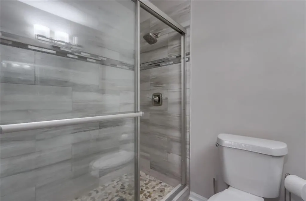 405 Barrington Hills Drive, Sandy Springs, Georgia 30350, 2 Bedrooms Bedrooms, ,2 BathroomsBathrooms,Residential,Sold,405 Barrington Hills Drive,6847193