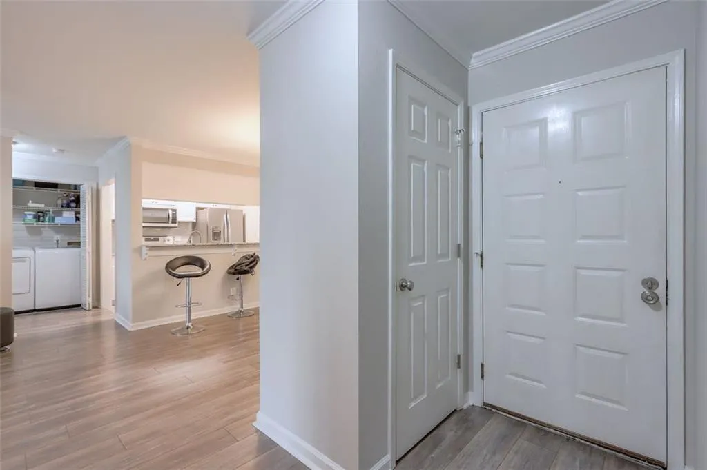 405 Barrington Hills Drive, Sandy Springs, Georgia 30350, 2 Bedrooms Bedrooms, ,2 BathroomsBathrooms,Residential,Sold,405 Barrington Hills Drive,6847193