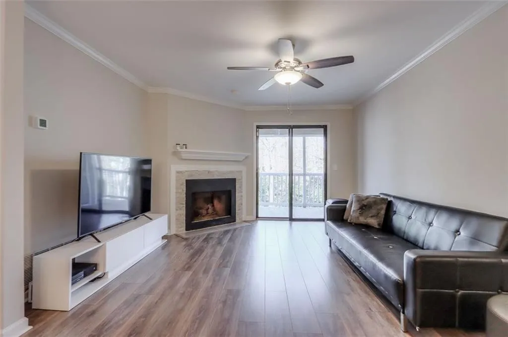 405 Barrington Hills Drive, Sandy Springs, Georgia 30350, 2 Bedrooms Bedrooms, ,2 BathroomsBathrooms,Residential,Sold,405 Barrington Hills Drive,6847193