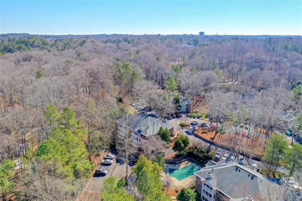 405 Barrington Hills Drive, Sandy Springs, Georgia 30350, 2 Bedrooms Bedrooms, ,2 BathroomsBathrooms,Residential,Sold,405 Barrington Hills Drive,6847193