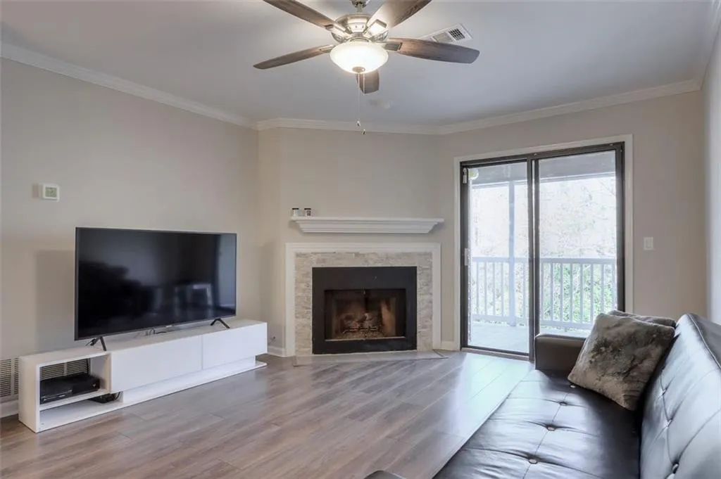 405 Barrington Hills Drive, Sandy Springs, Georgia 30350, 2 Bedrooms Bedrooms, ,2 BathroomsBathrooms,Residential,Sold,405 Barrington Hills Drive,6847193