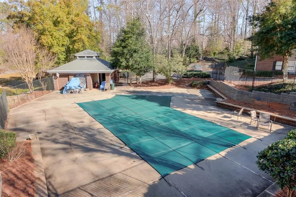 405 Barrington Hills Drive, Sandy Springs, Georgia 30350, 2 Bedrooms Bedrooms, ,2 BathroomsBathrooms,Residential,Sold,405 Barrington Hills Drive,6847193