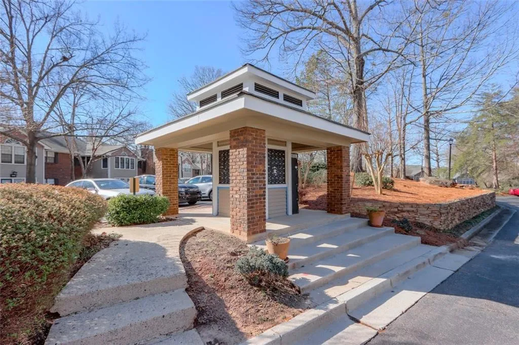 405 Barrington Hills Drive, Sandy Springs, Georgia 30350, 2 Bedrooms Bedrooms, ,2 BathroomsBathrooms,Residential,Sold,405 Barrington Hills Drive,6847193