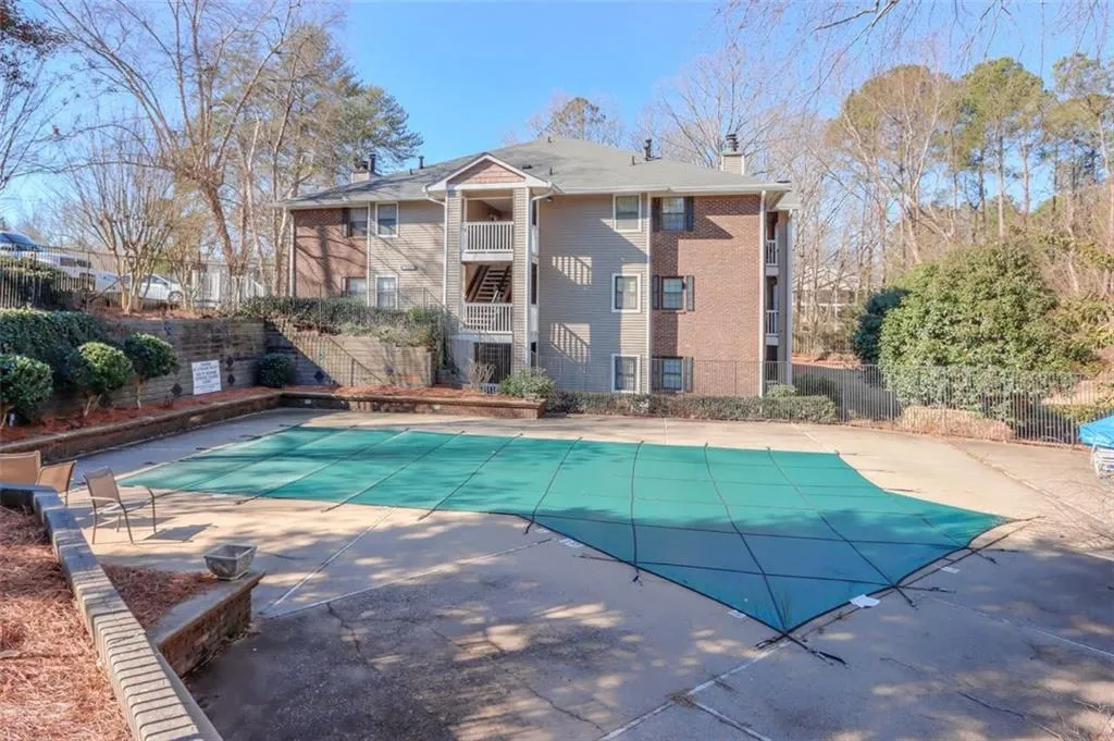 405 Barrington Hills Drive, Sandy Springs, Georgia 30350, 2 Bedrooms Bedrooms, ,2 BathroomsBathrooms,Residential,Sold,405 Barrington Hills Drive,6847193