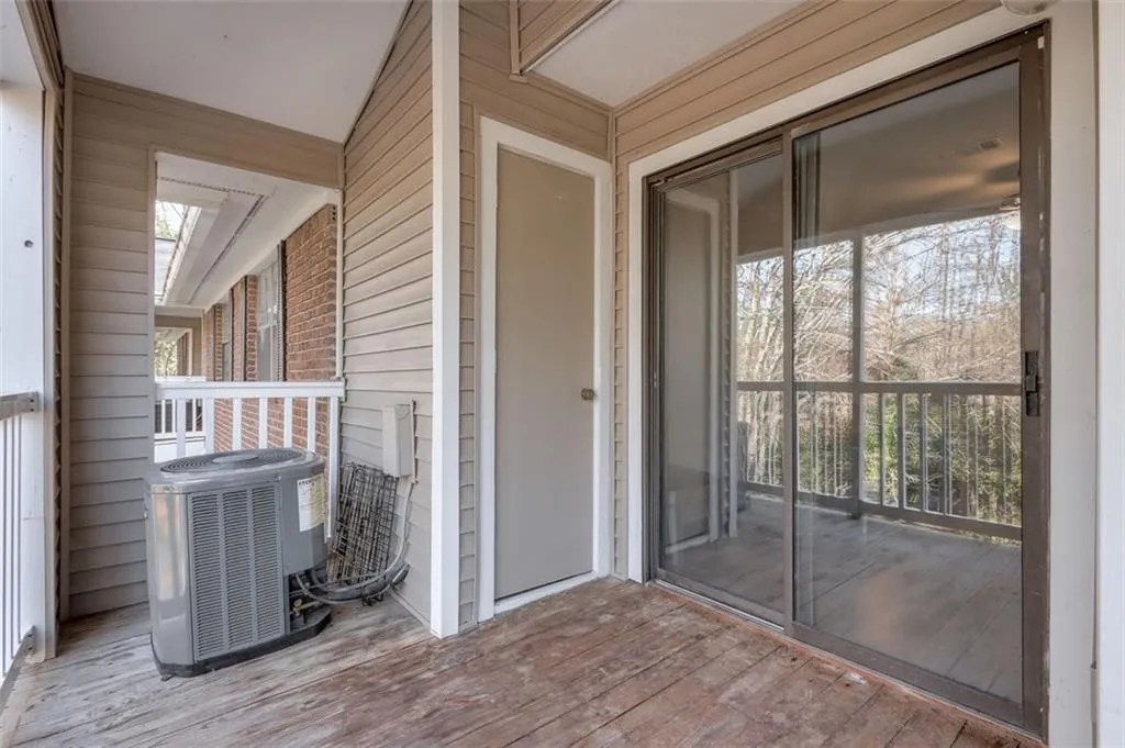 405 Barrington Hills Drive, Sandy Springs, Georgia 30350, 2 Bedrooms Bedrooms, ,2 BathroomsBathrooms,Residential,Sold,405 Barrington Hills Drive,6847193