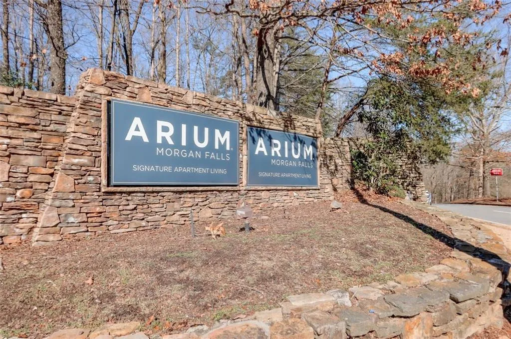 405 Barrington Hills Drive, Sandy Springs, Georgia 30350, 2 Bedrooms Bedrooms, ,2 BathroomsBathrooms,Residential,Sold,405 Barrington Hills Drive,6847193