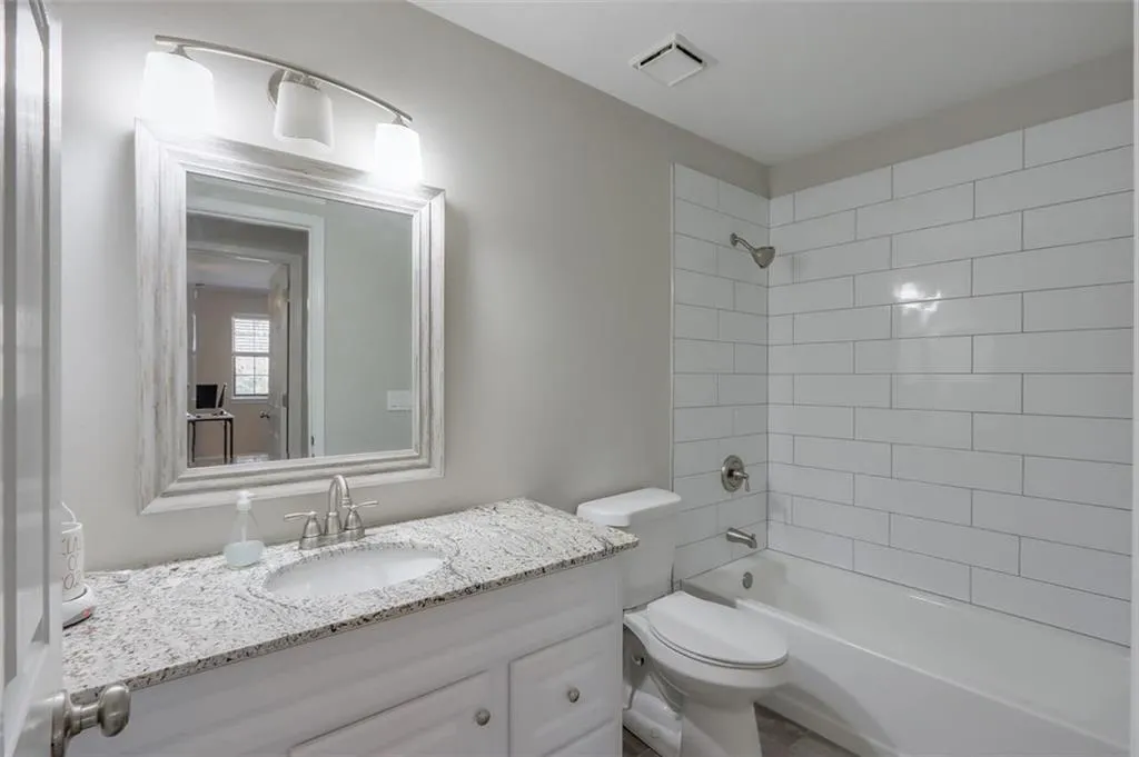 405 Barrington Hills Drive, Sandy Springs, Georgia 30350, 2 Bedrooms Bedrooms, ,2 BathroomsBathrooms,Residential,Sold,405 Barrington Hills Drive,6847193