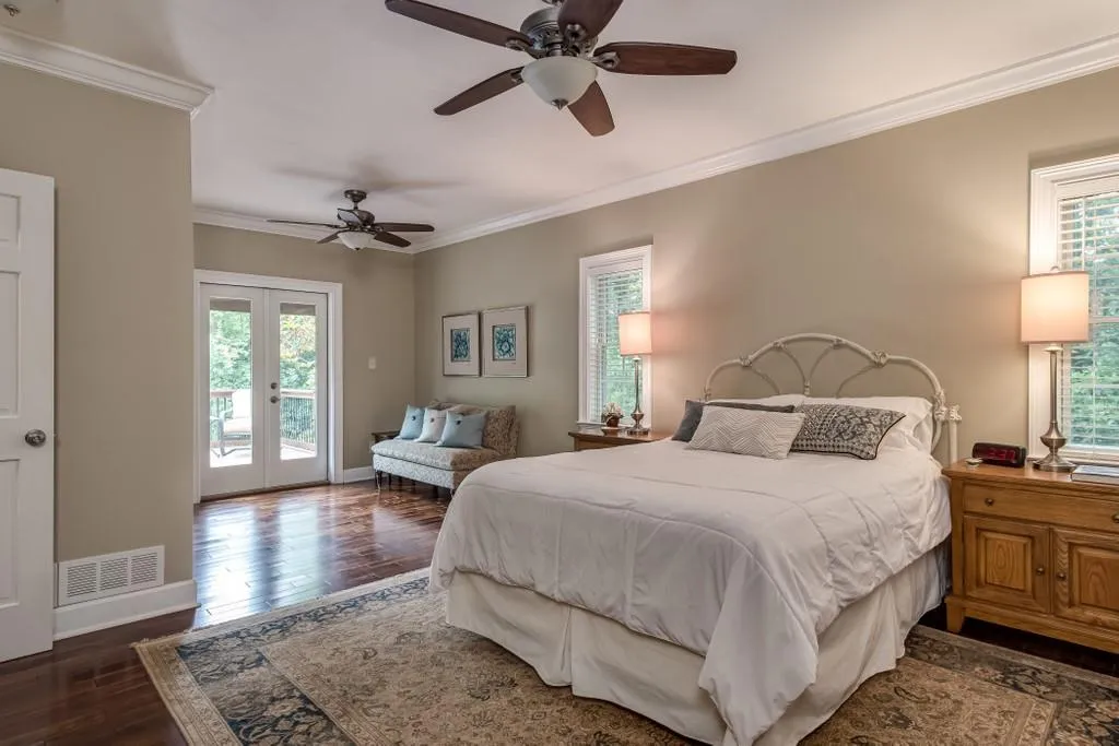 1310 Heards Ferry Road Nw, Atlanta, Georgia 30328, 5 Bedrooms Bedrooms, ,6 BathroomsBathrooms,Residential,Sold,1310 Heards Ferry Road Nw,6736969