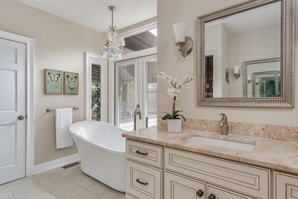 1310 Heards Ferry Road Nw, Atlanta, Georgia 30328, 5 Bedrooms Bedrooms, ,6 BathroomsBathrooms,Residential,Sold,1310 Heards Ferry Road Nw,6736969