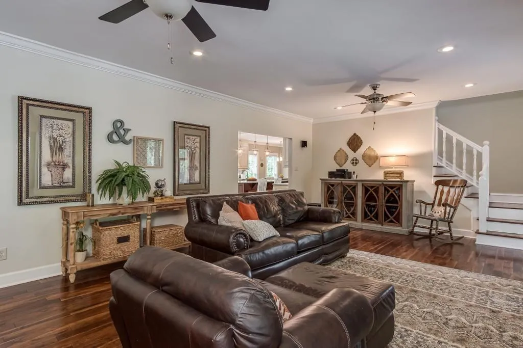 1310 Heards Ferry Road Nw, Atlanta, Georgia 30328, 5 Bedrooms Bedrooms, ,6 BathroomsBathrooms,Residential,Sold,1310 Heards Ferry Road Nw,6736969