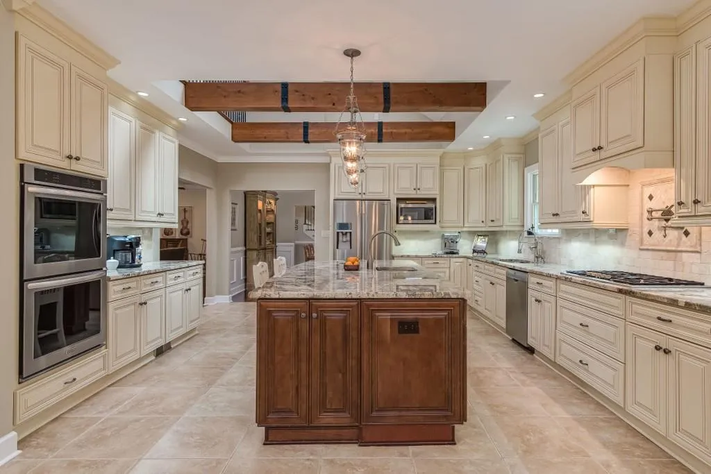 1310 Heards Ferry Road Nw, Atlanta, Georgia 30328, 5 Bedrooms Bedrooms, ,6 BathroomsBathrooms,Residential,Sold,1310 Heards Ferry Road Nw,6736969