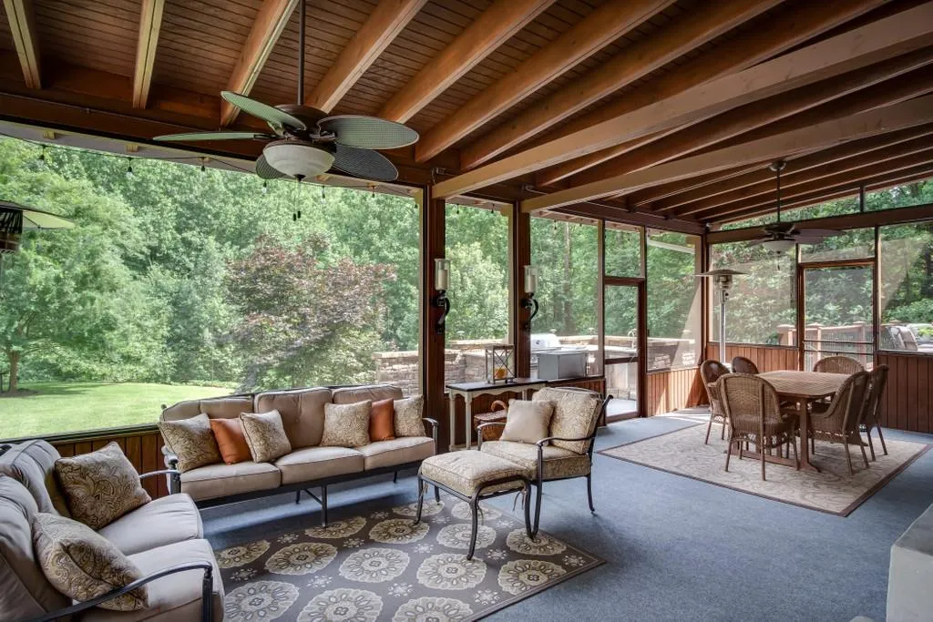 1310 Heards Ferry Road Nw, Atlanta, Georgia 30328, 5 Bedrooms Bedrooms, ,6 BathroomsBathrooms,Residential,Sold,1310 Heards Ferry Road Nw,6736969