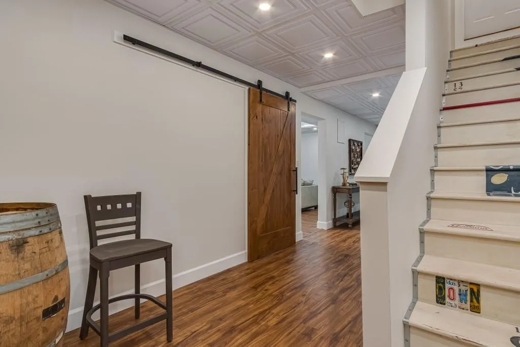 1310 Heards Ferry Road Nw, Atlanta, Georgia 30328, 5 Bedrooms Bedrooms, ,6 BathroomsBathrooms,Residential,Sold,1310 Heards Ferry Road Nw,6736969