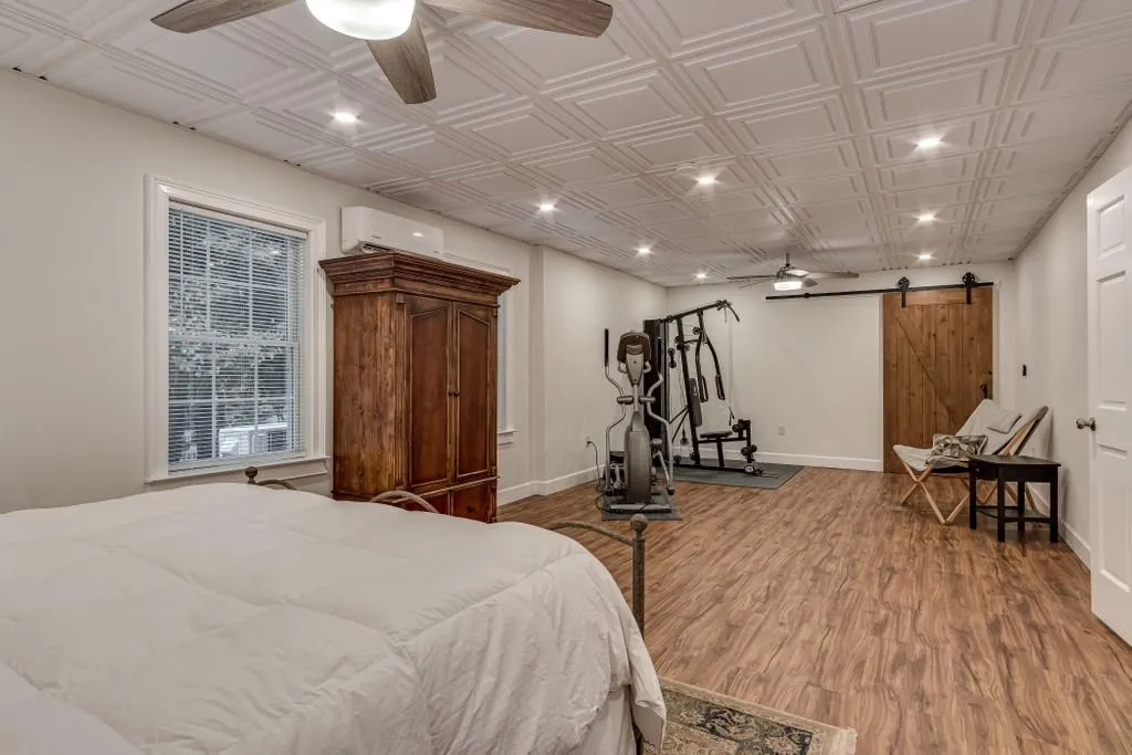 1310 Heards Ferry Road Nw, Atlanta, Georgia 30328, 5 Bedrooms Bedrooms, ,6 BathroomsBathrooms,Residential,Sold,1310 Heards Ferry Road Nw,6736969