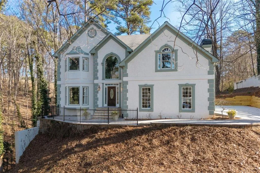 9570 Huntcliff Trace, Sandy Springs, Georgia 30350, 4 Bedrooms Bedrooms, ,3 BathroomsBathrooms,Residential,For Sale,9570 Huntcliff Trace,7719798