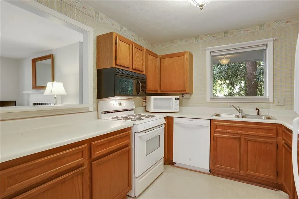 109 Gettysburg Place Unit 0, Sandy Springs, Georgia 30350, 2 Bedrooms Bedrooms, ,1 BathroomBathrooms,Residential,Sold,109 Gettysburg Place Unit 0,5738568