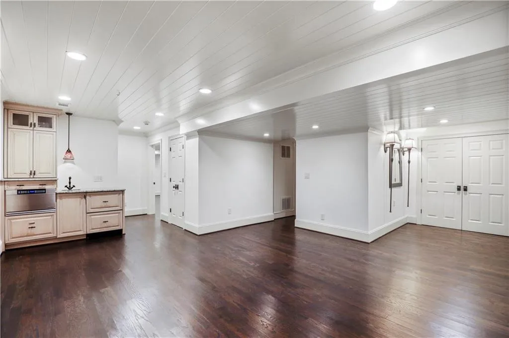 4917 Rebel Trail, Atlanta, Georgia 30327, 6 Bedrooms Bedrooms, ,5 BathroomsBathrooms,Residential,Sold,4917 Rebel Trail,6959559