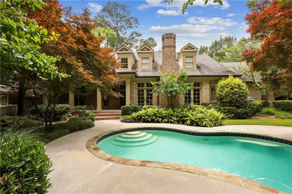 4917 Rebel Trail, Atlanta, Georgia 30327, 6 Bedrooms Bedrooms, ,5 BathroomsBathrooms,Residential,Sold,4917 Rebel Trail,6959559